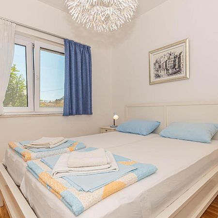 Apartments Villa Tribunj ตรีบูนย์ ภายนอก รูปภาพ