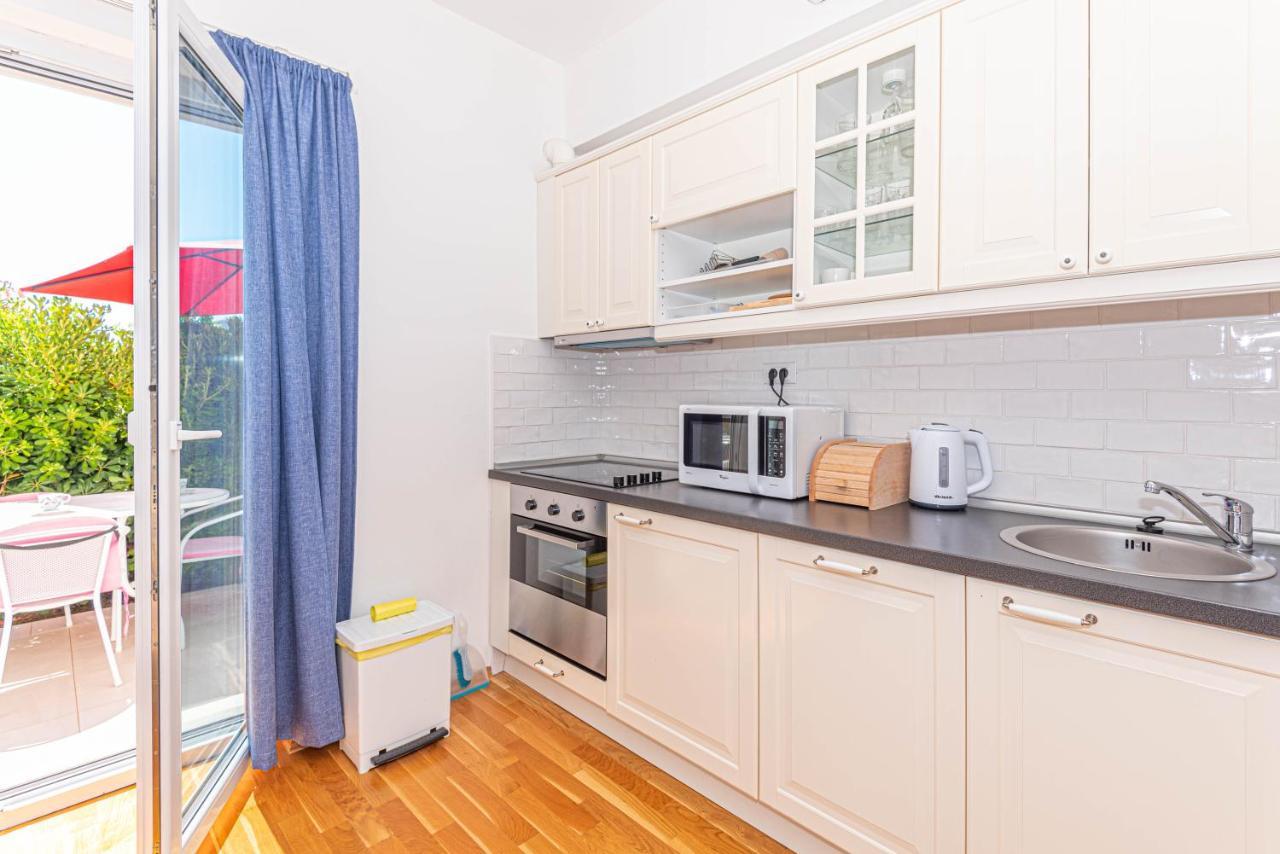 Apartments Villa Tribunj ตรีบูนย์ ภายนอก รูปภาพ