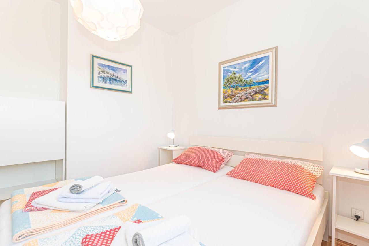 Apartments Villa Tribunj ตรีบูนย์ ภายนอก รูปภาพ