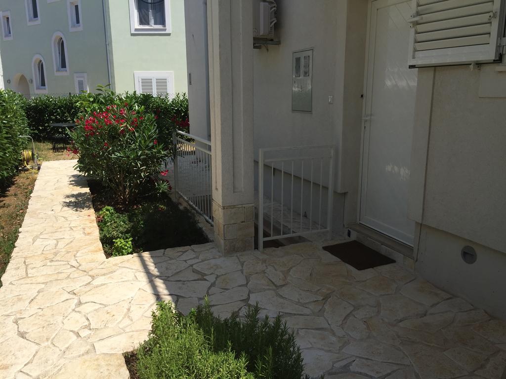 Apartments Villa Tribunj ตรีบูนย์ ภายนอก รูปภาพ