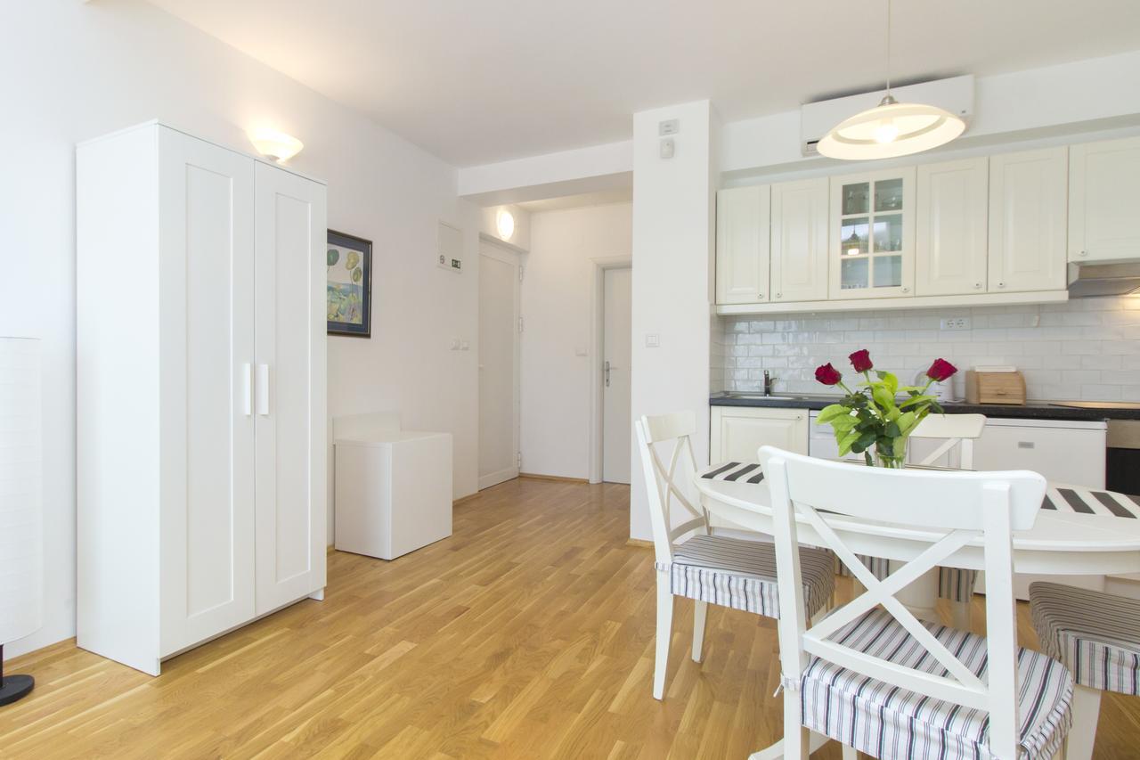 Apartments Villa Tribunj ตรีบูนย์ ภายนอก รูปภาพ