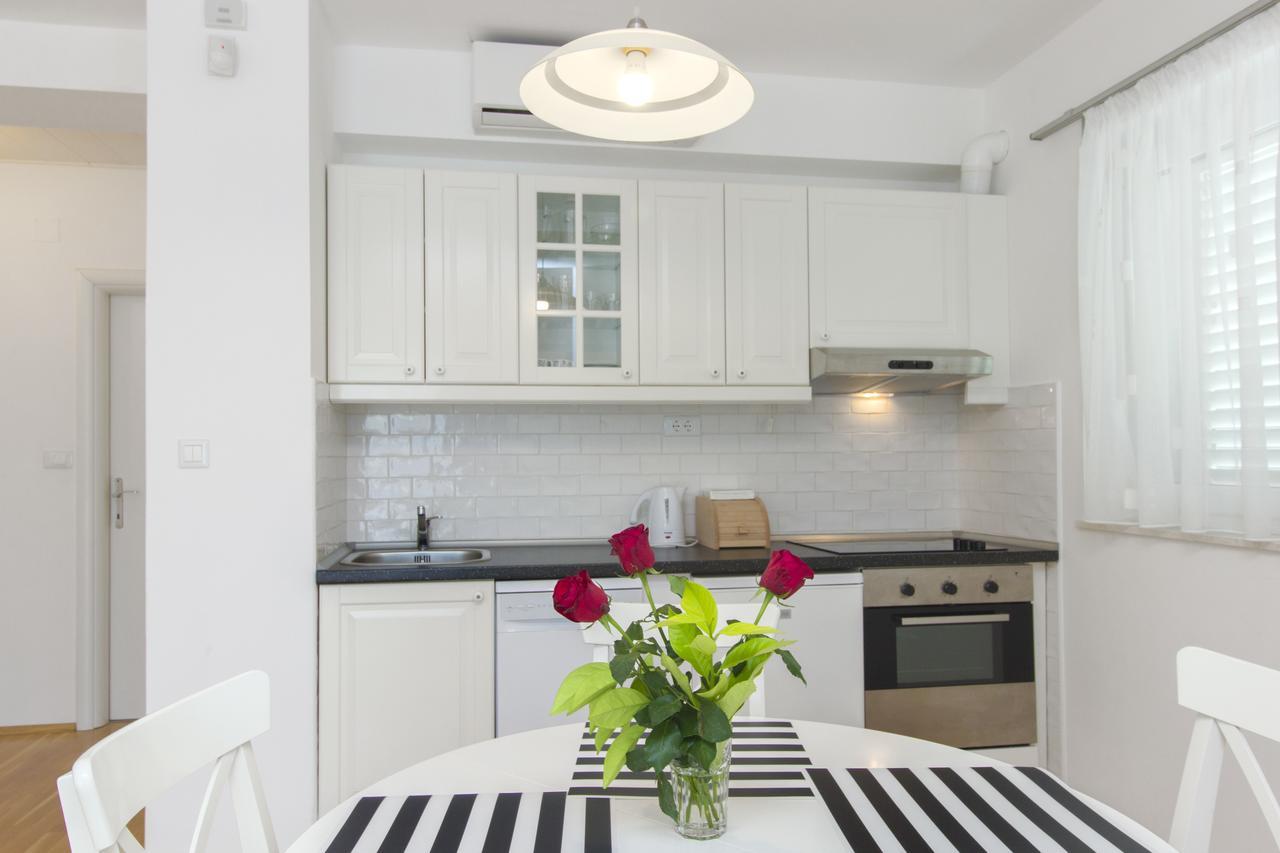 Apartments Villa Tribunj ตรีบูนย์ ภายนอก รูปภาพ