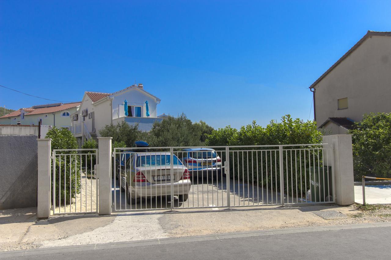 Apartments Villa Tribunj ตรีบูนย์ ภายนอก รูปภาพ
