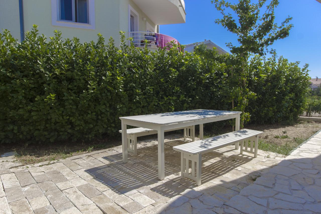 Apartments Villa Tribunj ตรีบูนย์ ภายนอก รูปภาพ