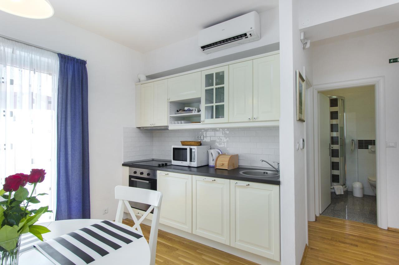 Apartments Villa Tribunj ตรีบูนย์ ภายนอก รูปภาพ