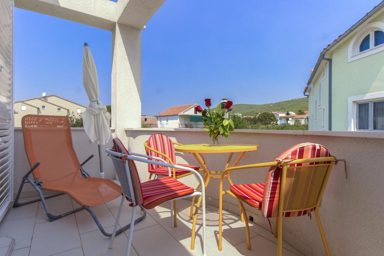 Apartments Villa Tribunj ตรีบูนย์ ภายนอก รูปภาพ