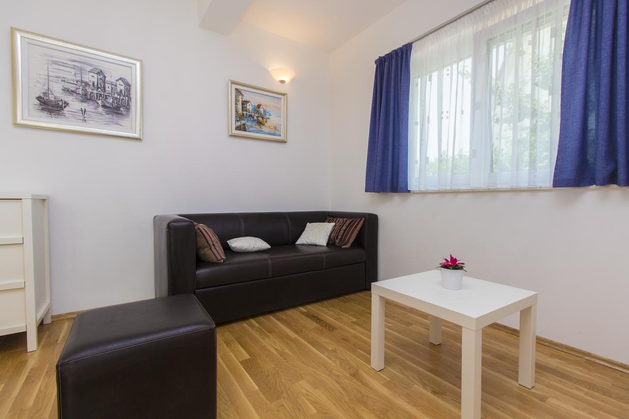 Apartments Villa Tribunj ตรีบูนย์ ภายนอก รูปภาพ